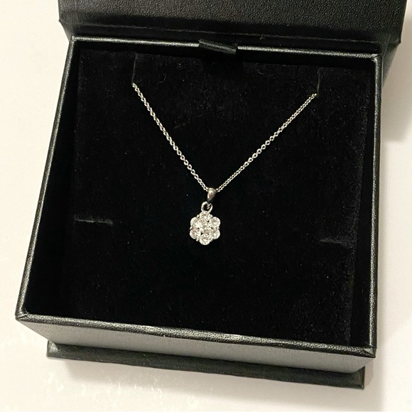 Jones New York Jewelry - JONES NEW YORK Annabelle Necklace small white flower pedant silver thin chain